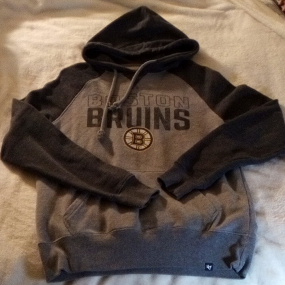 BRUINS 47 MENS SIZE SMALL HOODIE LIKE NEW